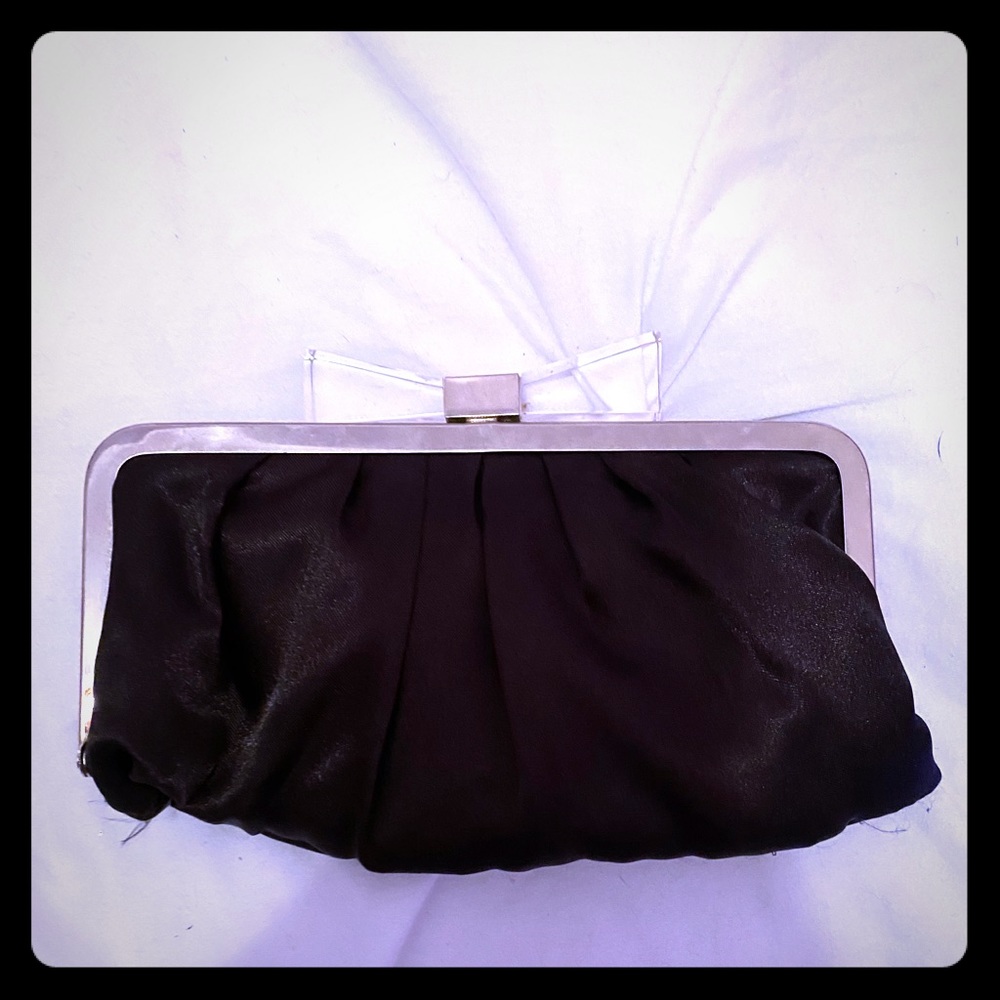 Black clutch